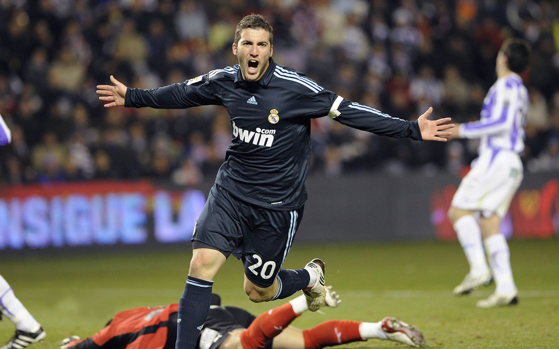 法甲新星闪耀：未来足球新领袖！，法甲新赛季宣传片